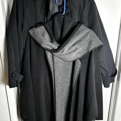 Vintage TravelSmith Wool Coat Women’s Size L And A Womans Cape