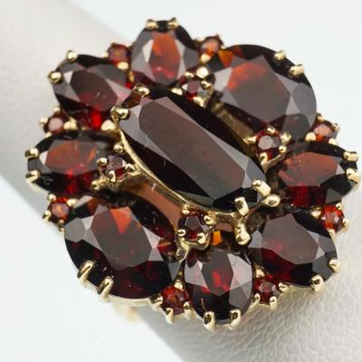 10K Gold Garnet Cocktail Ring - Size 6.75