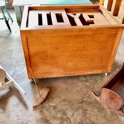 031-GAR: Handcrafted Toy Box and Toys