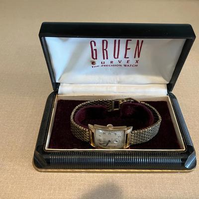 021-KIT: Vintage Gruen Curvex Men’s Wristwatch