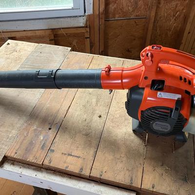 032-GAR: Husqvarna 125B Gas-Powered Leaf Blower