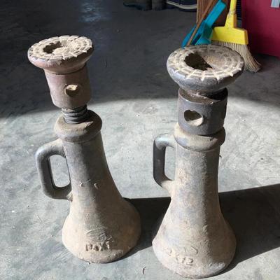 050-GAR: Vintage Cast-Iron Auto Screw-Jack 