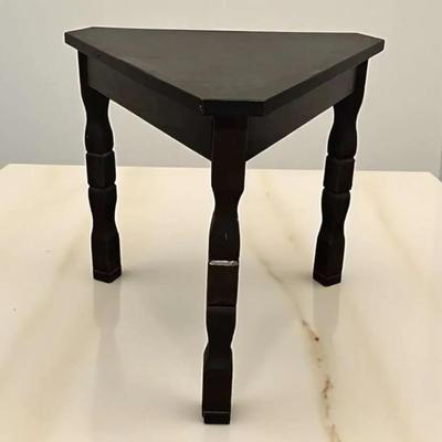 Black Corner Table