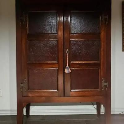 Vintage Solid Wood Bar