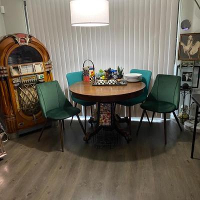 Sale Photo Thumbnail #46: Solid Oak Dining Room Table & 4 Chairs
