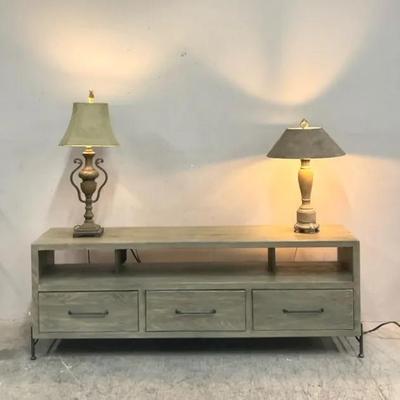 Kincaid Tv Console W/ Decorative Lamps