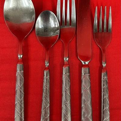 16-pc Set Vintage Stainless Flatware – Diamond Crosshatch Handle Pattern