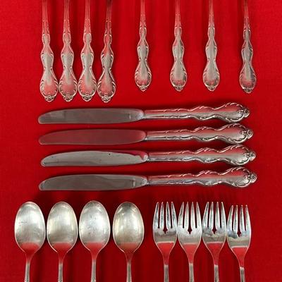 20-pc Set Wm. Rogers Mfg. Co. “Camelot / Melody” Silverplate Flatware Original Rogers Extra Plate