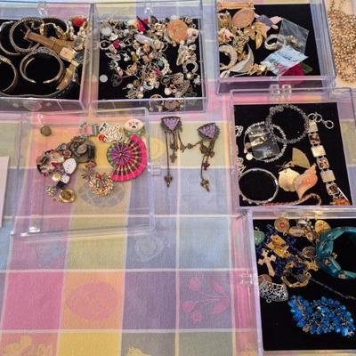 Sale Photo Thumbnail #119