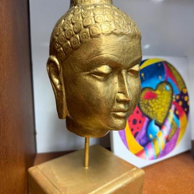 Sale Photo Thumbnail #4: Buddha statue