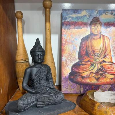 Sale Photo Thumbnail #18: Buddha Statue and Art