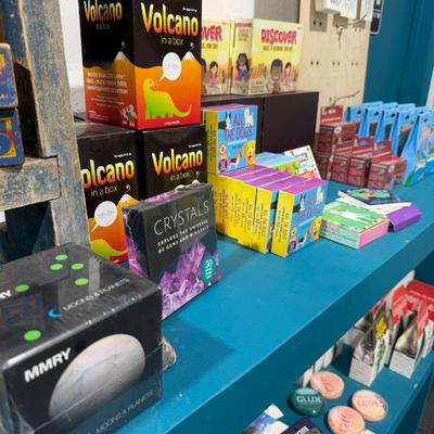 Sale Photo Thumbnail #24: Games and toys for kids and Junior Rock Hounds