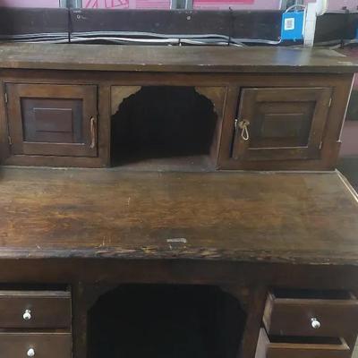Antique Ship Captain’s Desk with Hutch – Solid Wood, Late 19th Century 
