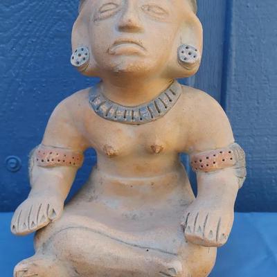 Vintage Seated Mesoamerican-Style Female Figurine – Handcrafted Clay Sculpture
