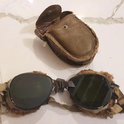 Genuine WWII Military "Fur Lined" Ski And Mountain Goggles In Original Case