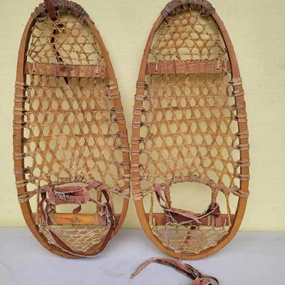 Bear Paw Rawhide Laced Snowshoes 1