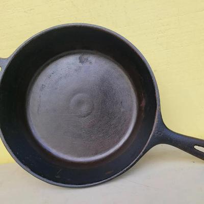 Wagner Ware #8 Cast Iron Chicken Fryer