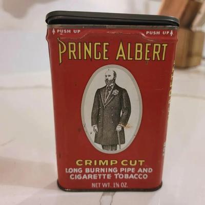 Vintage Prince Albert 1 5/8 Oz Tin
