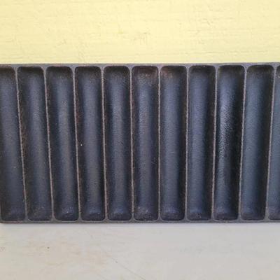 Antique Wagner Cast Iron Breadstick Pan 1920s
