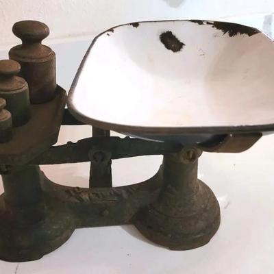 Vintage Cast Iron Balance Scale