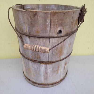 Antique White Mountain 6 Quart Ice Cream Freezer Bucket