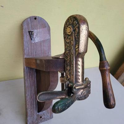 Vintage Roger Vintner Solid Brass Corkscrew Wine Bottle Opener With Custom Stand