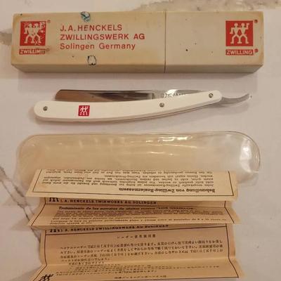 J.A. Henckels Zwilling 80 Straight Razor
