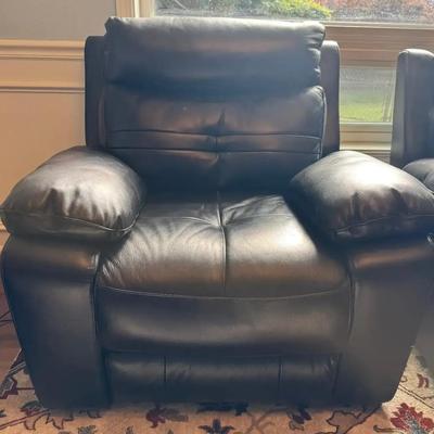 Black Leather Power Recliner with Adjustable Headrest and USB Port (A)

