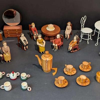 Vintage Miniature Dollhouse Furniture and Figurine Lot