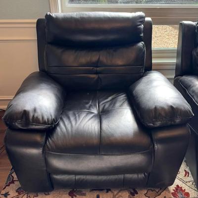 Black Leather Power Recliner with Adjustable Headrest and USB Port (B)