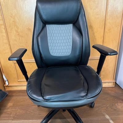 Shaquille O’Neal Executive Office Chair – Black Leather with Adjustable Armrests