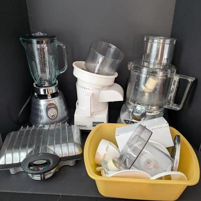 Kitchen Appliance Lot – Cuisinart Food Processors, Osterizer Blender & Villaware Grill