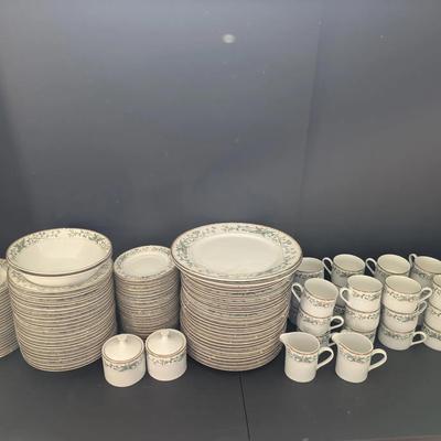 Farberware Fine China “Wellesley” Pattern by Katherine Bademsky – Large 80+ Piece Dinnerware Set