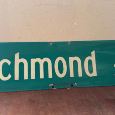 Richmond Avenue Street Sign