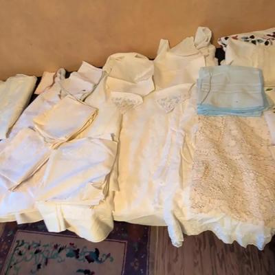 Assorted Vintage Table Linens