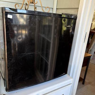Sale Photo Thumbnail #54: refrigerator $25