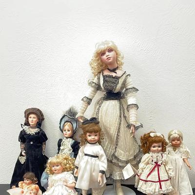 Lot of 8 Collectible Porcelain Dolls 