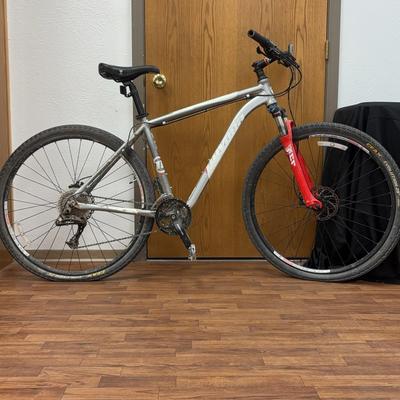 Novara Matador 29er 9 Speed Mountain Bike With 6061 Aluminum Frame