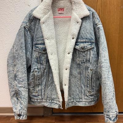 Vintage Levi’s Sherpa Lined Denim Trucker Jacket Size XL Made In USA