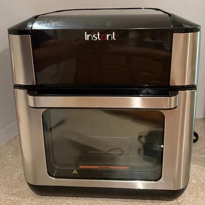 Air fryer by Instant