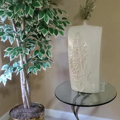 Ceramic Vase With Bubble Glaze, Round Glass Display Table