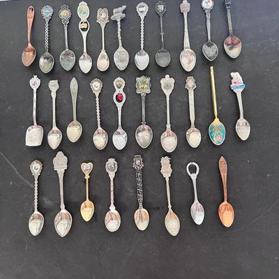 Souvenir Spoons Lot (29) Silverplate Copper Stainless Steel Country Cities States
