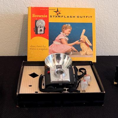BL206 Roy Roger’S, Brownie Starflash, Baby Brownie Cameras 
