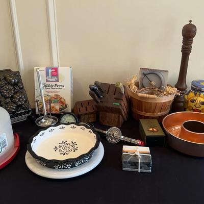 BL141 Kitchen Items
