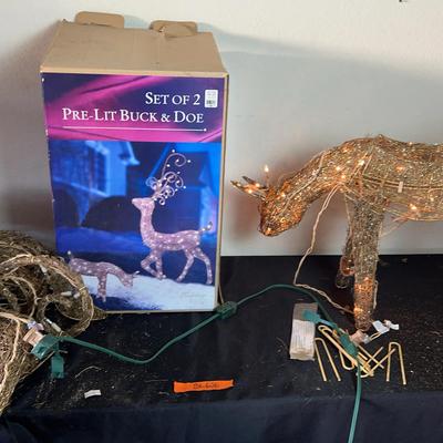 BL626 Set Of 2 Pre-Lit Buck & Doe