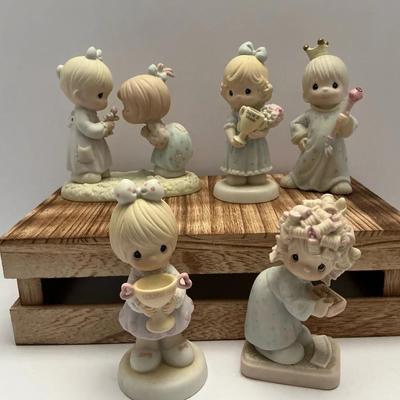 Enesco Precious Moments Mix Lot Of Five Figurines