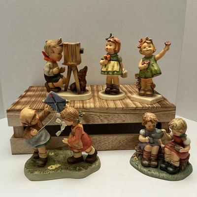 Hummel Lot Of Four Figurines