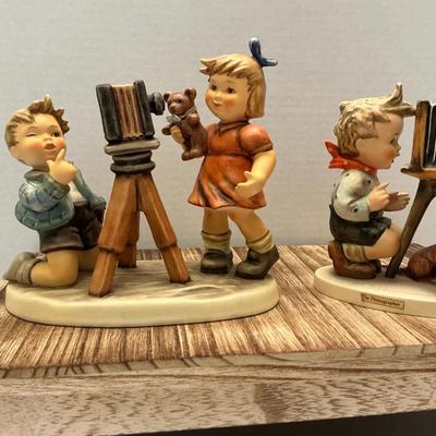25 Years Goebel Hummel Club Lot Of 2 Figurines