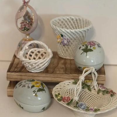 Mix Lot Baskets, Trinkets, Music Box