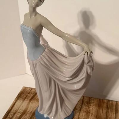 Lladro Porcelain Dancer Figurine 